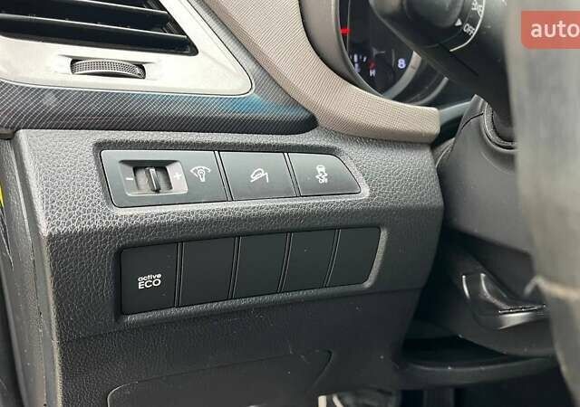 Серый Хендай Санта Фе, объемом двигателя 2.36 л и пробегом 189 тыс. км за 12800 $, фото 17 на Automoto.ua