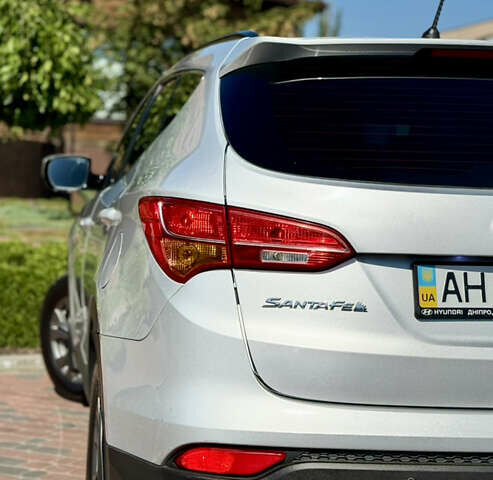Серый Хендай Санта Фе, объемом двигателя 2.2 л и пробегом 290 тыс. км за 13700 $, фото 12 на Automoto.ua