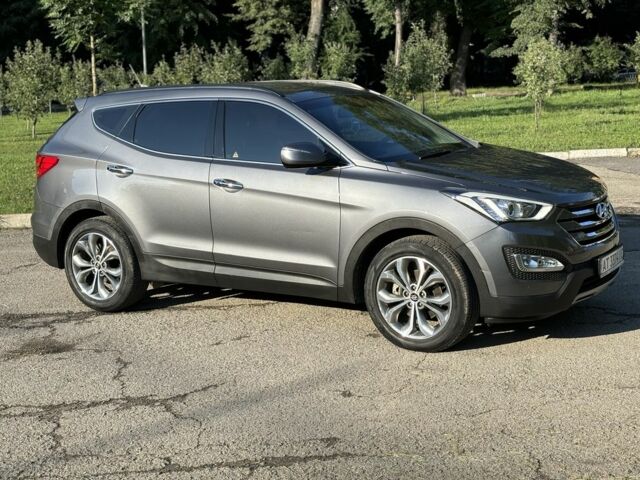 Серый Хендай Санта Фе, объемом двигателя 2 л и пробегом 228 тыс. км за 16400 $, фото 8 на Automoto.ua
