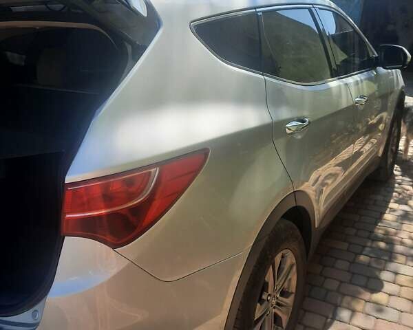 Серый Хендай Санта Фе, объемом двигателя 2.4 л и пробегом 190 тыс. км за 14999 $, фото 3 на Automoto.ua