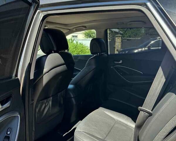 Серый Хендай Санта Фе, объемом двигателя 2.2 л и пробегом 250 тыс. км за 15900 $, фото 12 на Automoto.ua