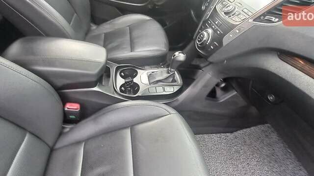 Хендай Санта Фе 2013 в Могилев-Подольском на Automoto.ua Серый Хендай Санта Фе, объемом двигателя 2.2 л и пробегом 209 тыс. км за 17600 $, фото 15 на Automoto.ua