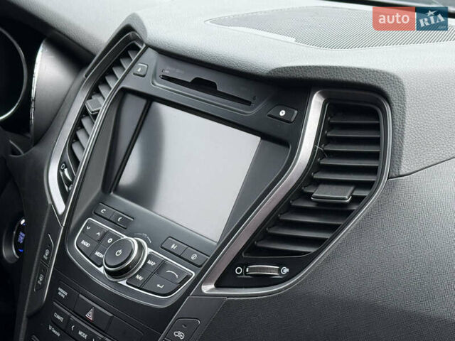 Сірий Хендай Санта Фе, об'ємом двигуна 2.2 л та пробігом 183 тис. км за 16999 $, фото 49 на Automoto.ua