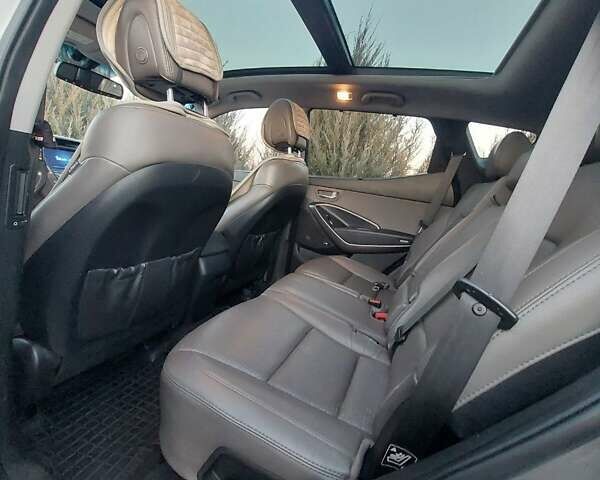 Сірий Хендай Санта Фе, об'ємом двигуна 2 л та пробігом 161 тис. км за 16500 $, фото 20 на Automoto.ua