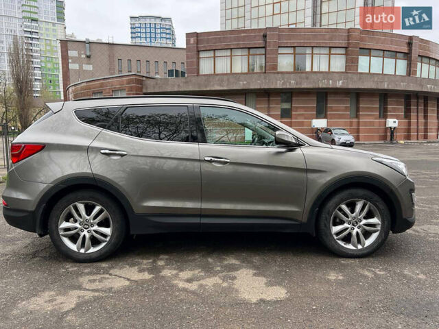 Сірий Хендай Санта Фе, об'ємом двигуна 2 л та пробігом 158 тис. км за 12400 $, фото 5 на Automoto.ua