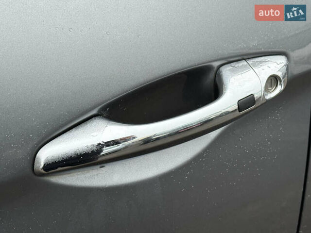 Сірий Хендай Санта Фе, об'ємом двигуна 2.2 л та пробігом 183 тис. км за 16999 $, фото 19 на Automoto.ua