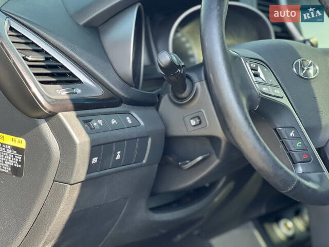 Сірий Хендай Санта Фе, об'ємом двигуна 2 л та пробігом 209 тис. км за 17900 $, фото 41 на Automoto.ua