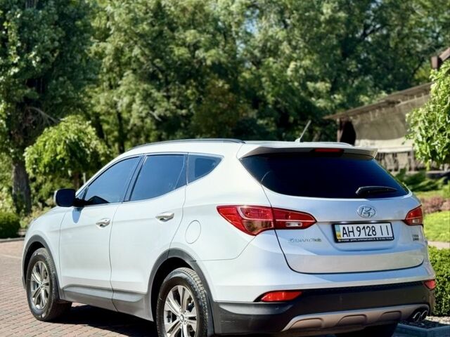 Сірий Хендай Санта Фе, об'ємом двигуна 2.2 л та пробігом 279 тис. км за 14400 $, фото 2 на Automoto.ua