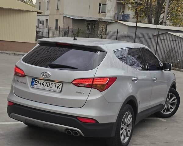 Серый Хендай Санта Фе, объемом двигателя 2.2 л и пробегом 180 тыс. км за 17199 $, фото 22 на Automoto.ua