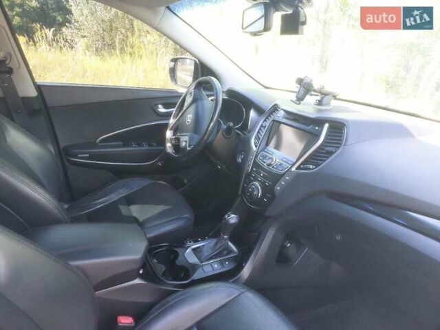 Серый Хендай Санта Фе, объемом двигателя 2.36 л и пробегом 157 тыс. км за 17500 $, фото 7 на Automoto.ua