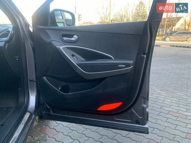 Серый Хендай Санта Фе, объемом двигателя 2.2 л и пробегом 177 тыс. км за 18700 $, фото 29 на Automoto.ua