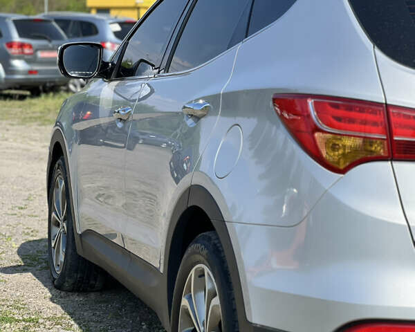 Сірий Хендай Санта Фе, об'ємом двигуна 2 л та пробігом 209 тис. км за 17900 $, фото 15 на Automoto.ua