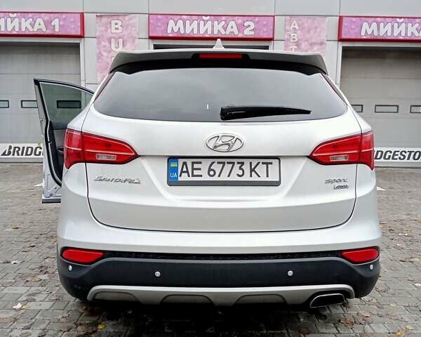 Сірий Хендай Санта Фе, об'ємом двигуна 2.4 л та пробігом 197 тис. км за 12000 $, фото 11 на Automoto.ua