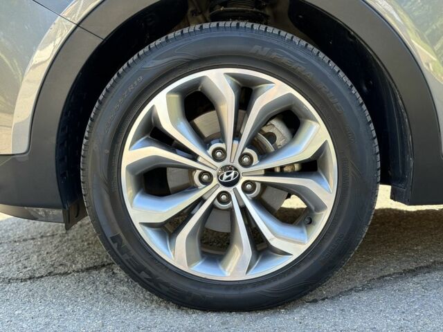 Серый Хендай Санта Фе, объемом двигателя 2 л и пробегом 228 тыс. км за 16400 $, фото 14 на Automoto.ua