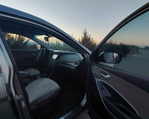 Сірий Хендай Санта Фе, об'ємом двигуна 2 л та пробігом 161 тис. км за 16500 $, фото 28 на Automoto.ua