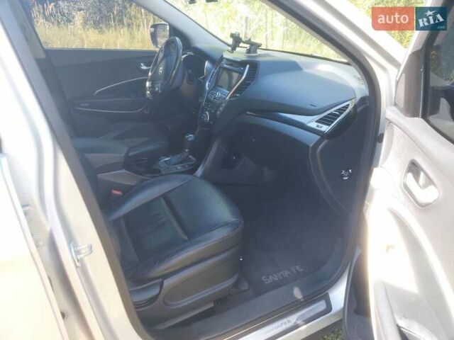 Серый Хендай Санта Фе, объемом двигателя 2.36 л и пробегом 157 тыс. км за 17500 $, фото 8 на Automoto.ua