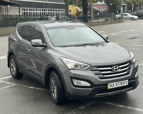 Сірий Хендай Санта Фе, об'ємом двигуна 2.2 л та пробігом 203 тис. км за 15700 $, фото 5 на Automoto.ua