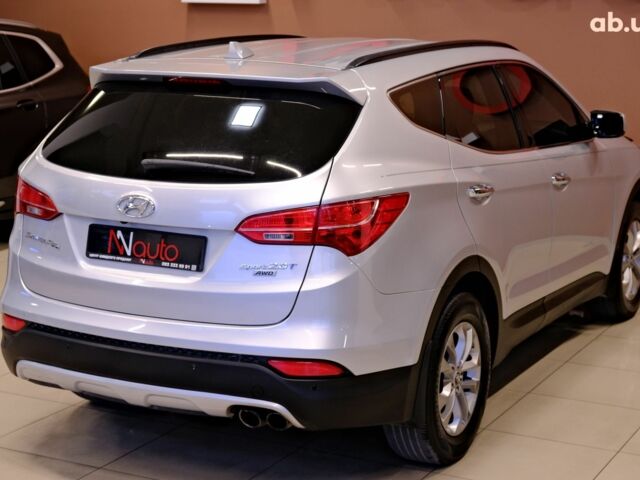 Серый Хендай Санта Фе, объемом двигателя 2 л и пробегом 147 тыс. км за 14500 $, фото 4 на Automoto.ua