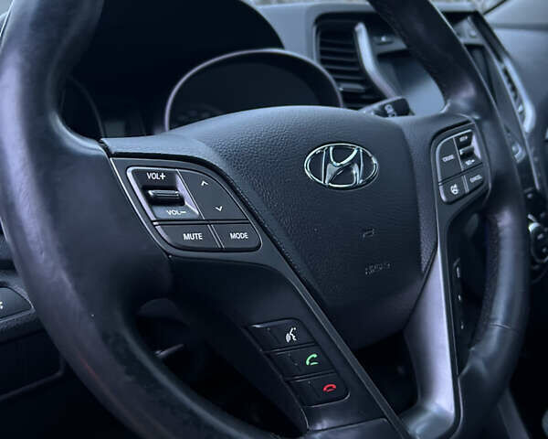 Сірий Хендай Санта Фе, об'ємом двигуна 2.2 л та пробігом 192 тис. км за 18500 $, фото 7 на Automoto.ua