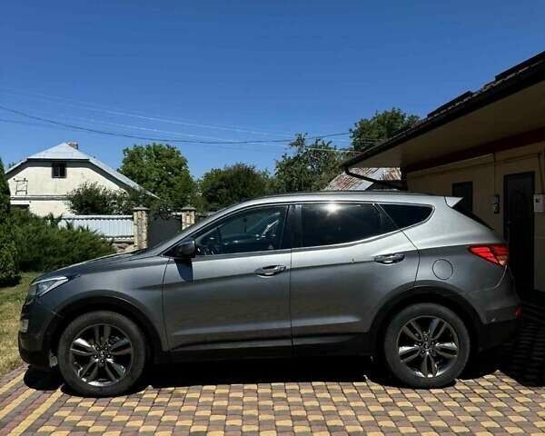 Серый Хендай Санта Фе, объемом двигателя 2.2 л и пробегом 250 тыс. км за 15900 $, фото 2 на Automoto.ua