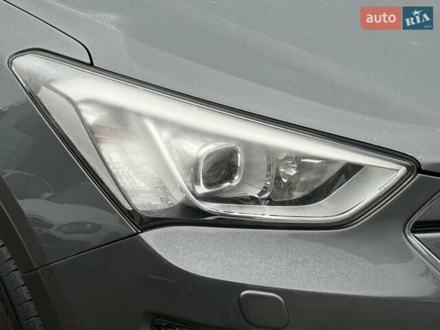 Сірий Хендай Санта Фе, об'ємом двигуна 2.2 л та пробігом 183 тис. км за 16999 $, фото 15 на Automoto.ua