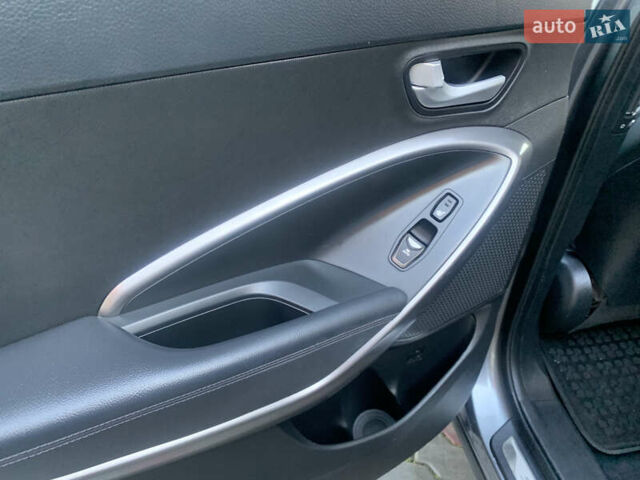 Серый Хендай Санта Фе, объемом двигателя 2.2 л и пробегом 177 тыс. км за 18700 $, фото 27 на Automoto.ua