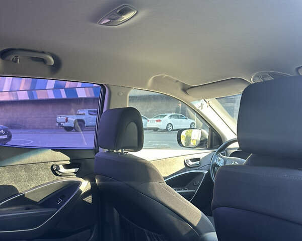 Сірий Хендай Санта Фе, об'ємом двигуна 2.2 л та пробігом 203 тис. км за 15700 $, фото 27 на Automoto.ua