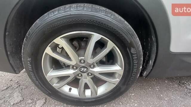 Хендай Санта Фе 2013 в Могилев-Подольском на Automoto.ua Серый Хендай Санта Фе, объемом двигателя 2.2 л и пробегом 209 тыс. км за 17600 $, фото 31 на Automoto.ua