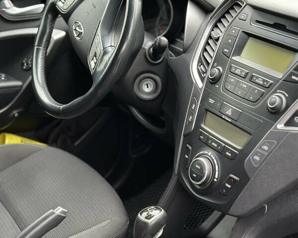Сірий Хендай Санта Фе, об'ємом двигуна 2.2 л та пробігом 203 тис. км за 15700 $, фото 21 на Automoto.ua