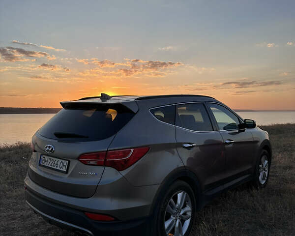 Серый Хендай Санта Фе, объемом двигателя 2 л и пробегом 190 тыс. км за 14000 $, фото 1 на Automoto.ua