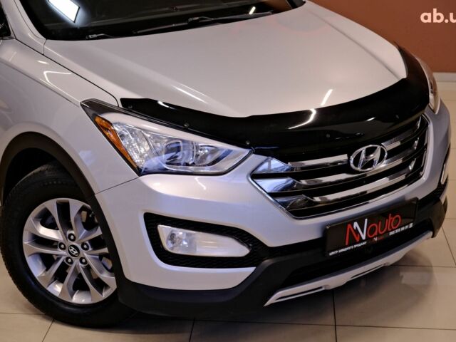 Серый Хендай Санта Фе, объемом двигателя 2 л и пробегом 147 тыс. км за 14500 $, фото 2 на Automoto.ua