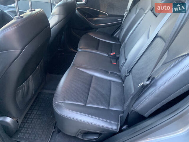 Серый Хендай Санта Фе, объемом двигателя 2.2 л и пробегом 177 тыс. км за 18700 $, фото 19 на Automoto.ua