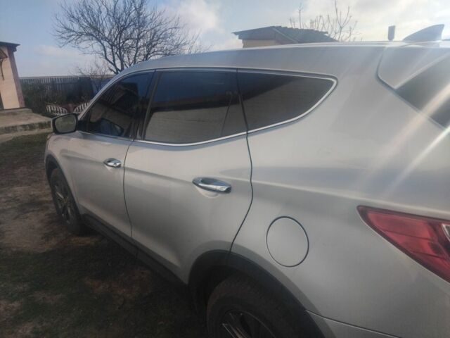 Серый Хендай Санта Фе, объемом двигателя 2.4 л и пробегом 250 тыс. км за 14000 $, фото 1 на Automoto.ua