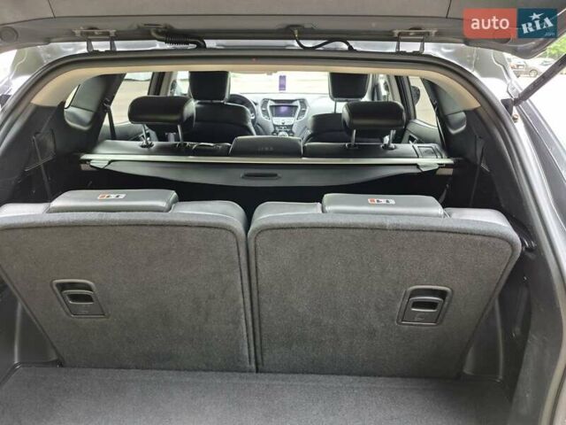 Серый Хендай Санта Фе, объемом двигателя 2.2 л и пробегом 219 тыс. км за 15950 $, фото 10 на Automoto.ua