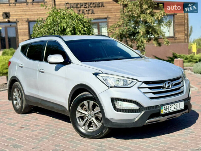 Серый Хендай Санта Фе, объемом двигателя 2.2 л и пробегом 290 тыс. км за 13700 $, фото 6 на Automoto.ua