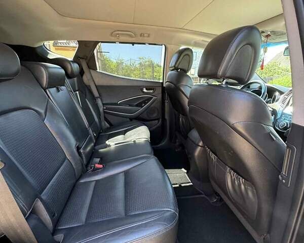 Серый Хендай Санта Фе, объемом двигателя 2.2 л и пробегом 250 тыс. км за 15900 $, фото 8 на Automoto.ua