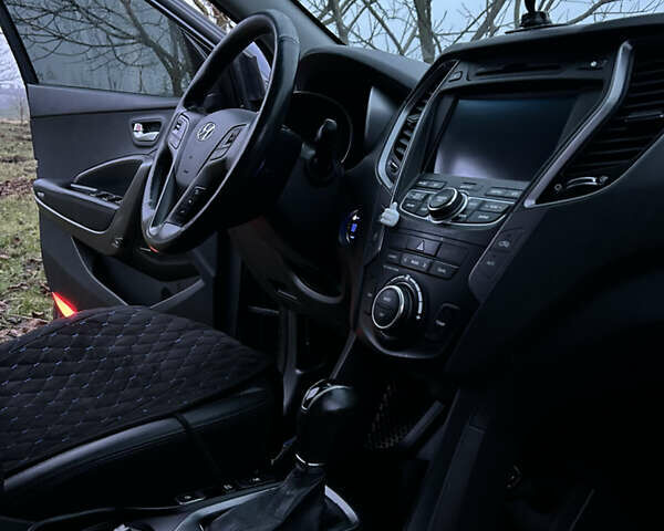 Сірий Хендай Санта Фе, об'ємом двигуна 2.2 л та пробігом 192 тис. км за 18500 $, фото 6 на Automoto.ua