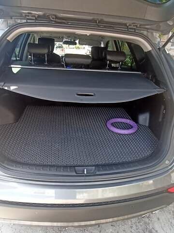 Сірий Хендай Санта Фе, об'ємом двигуна 2.2 л та пробігом 150 тис. км за 16899 $, фото 3 на Automoto.ua