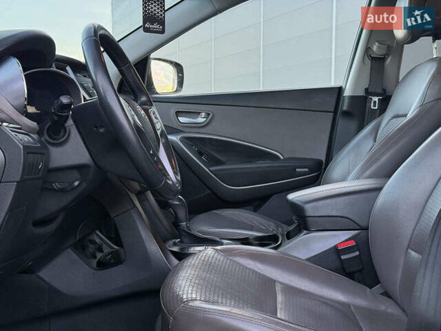 Хендай Санта Фе 2013 в Львове на Automoto.ua Серый Хендай Санта Фе, объемом двигателя 2.4 л и пробегом 173 тыс. км за 12390 $, фото 14 на Automoto.ua