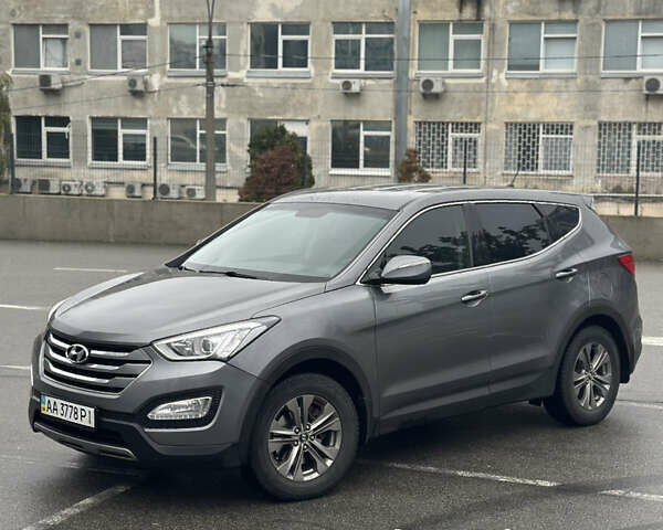 Сірий Хендай Санта Фе, об'ємом двигуна 2.2 л та пробігом 203 тис. км за 15700 $, фото 2 на Automoto.ua