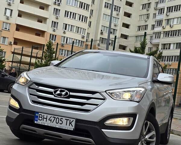 Серый Хендай Санта Фе, объемом двигателя 2.2 л и пробегом 180 тыс. км за 17199 $, фото 2 на Automoto.ua