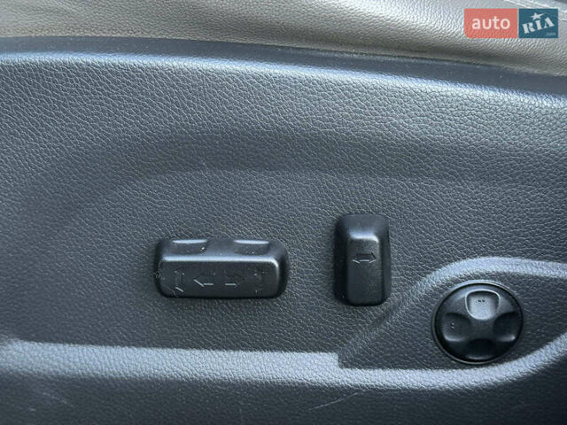 Хендай Санта Фе 2013 в Львове на Automoto.ua Серый Хендай Санта Фе, объемом двигателя 2.4 л и пробегом 173 тыс. км за 12390 $, фото 15 на Automoto.ua