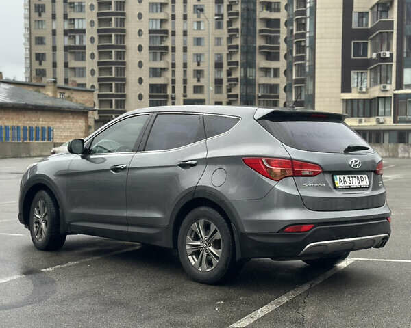 Сірий Хендай Санта Фе, об'ємом двигуна 2.2 л та пробігом 203 тис. км за 15700 $, фото 9 на Automoto.ua