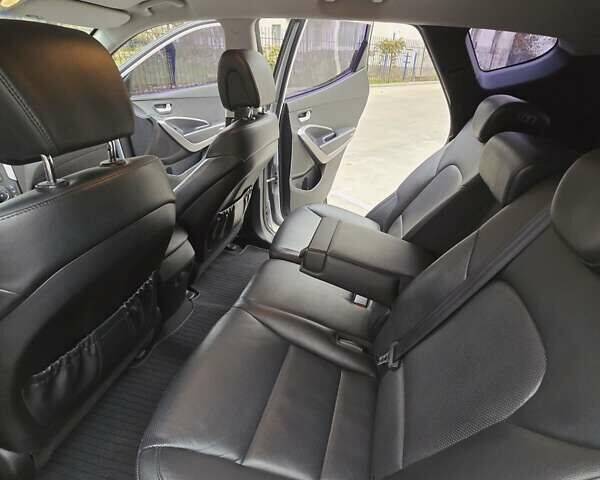 Серый Хендай Санта Фе, объемом двигателя 2.2 л и пробегом 180 тыс. км за 17199 $, фото 23 на Automoto.ua