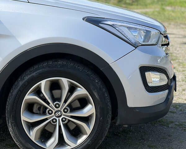 Сірий Хендай Санта Фе, об'ємом двигуна 2 л та пробігом 209 тис. км за 17900 $, фото 20 на Automoto.ua