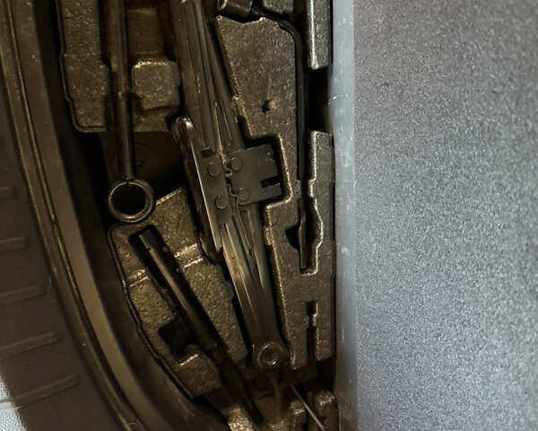 Серый Хендай Санта Фе, объемом двигателя 2.2 л и пробегом 290 тыс. км за 13700 $, фото 27 на Automoto.ua