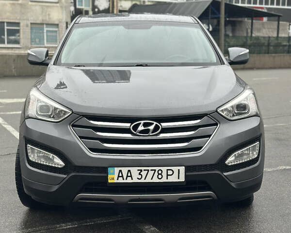 Сірий Хендай Санта Фе, об'ємом двигуна 2.2 л та пробігом 203 тис. км за 15700 $, фото 4 на Automoto.ua
