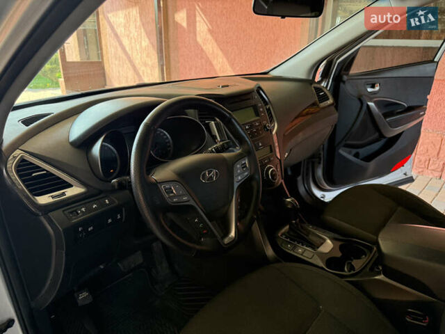 Серый Хендай Санта Фе, объемом двигателя 2.2 л и пробегом 290 тыс. км за 13700 $, фото 30 на Automoto.ua
