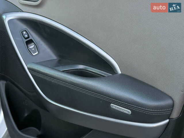 Хендай Санта Фе 2013 в Львове на Automoto.ua Серый Хендай Санта Фе, объемом двигателя 2.4 л и пробегом 173 тыс. км за 12390 $, фото 23 на Automoto.ua