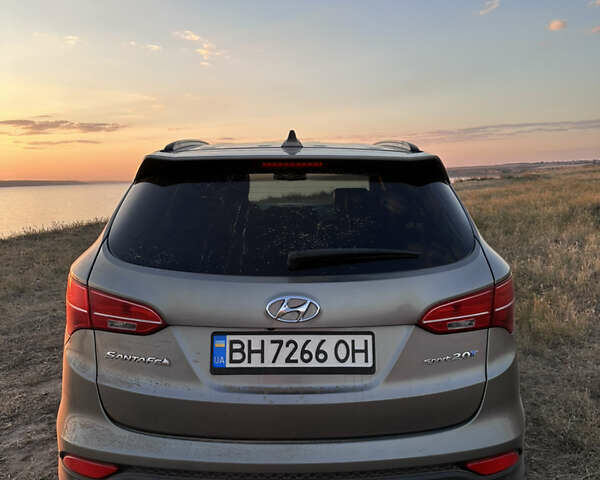 Серый Хендай Санта Фе, объемом двигателя 2 л и пробегом 190 тыс. км за 14000 $, фото 14 на Automoto.ua